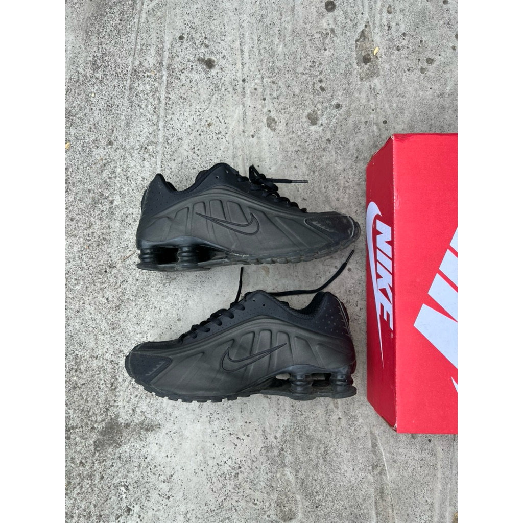 nike shox r4