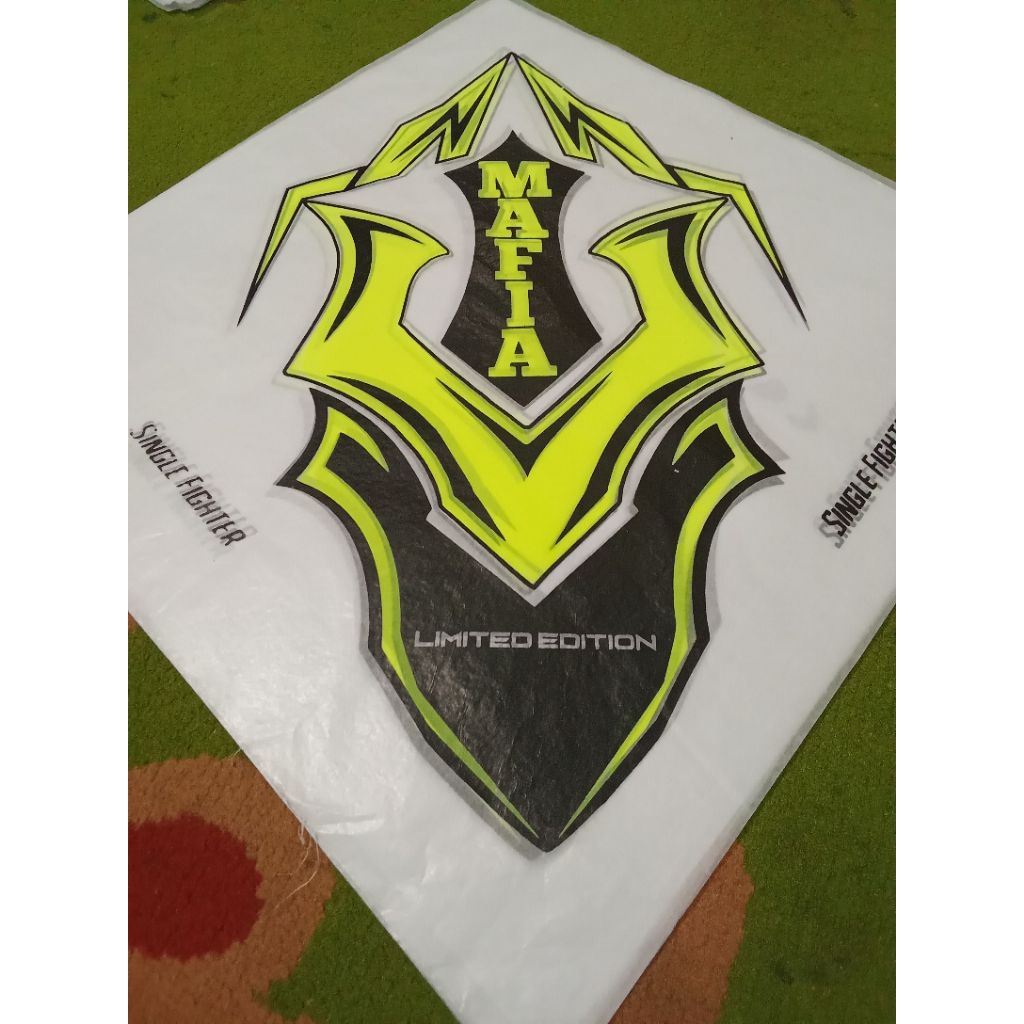 kertas layangan sukoi