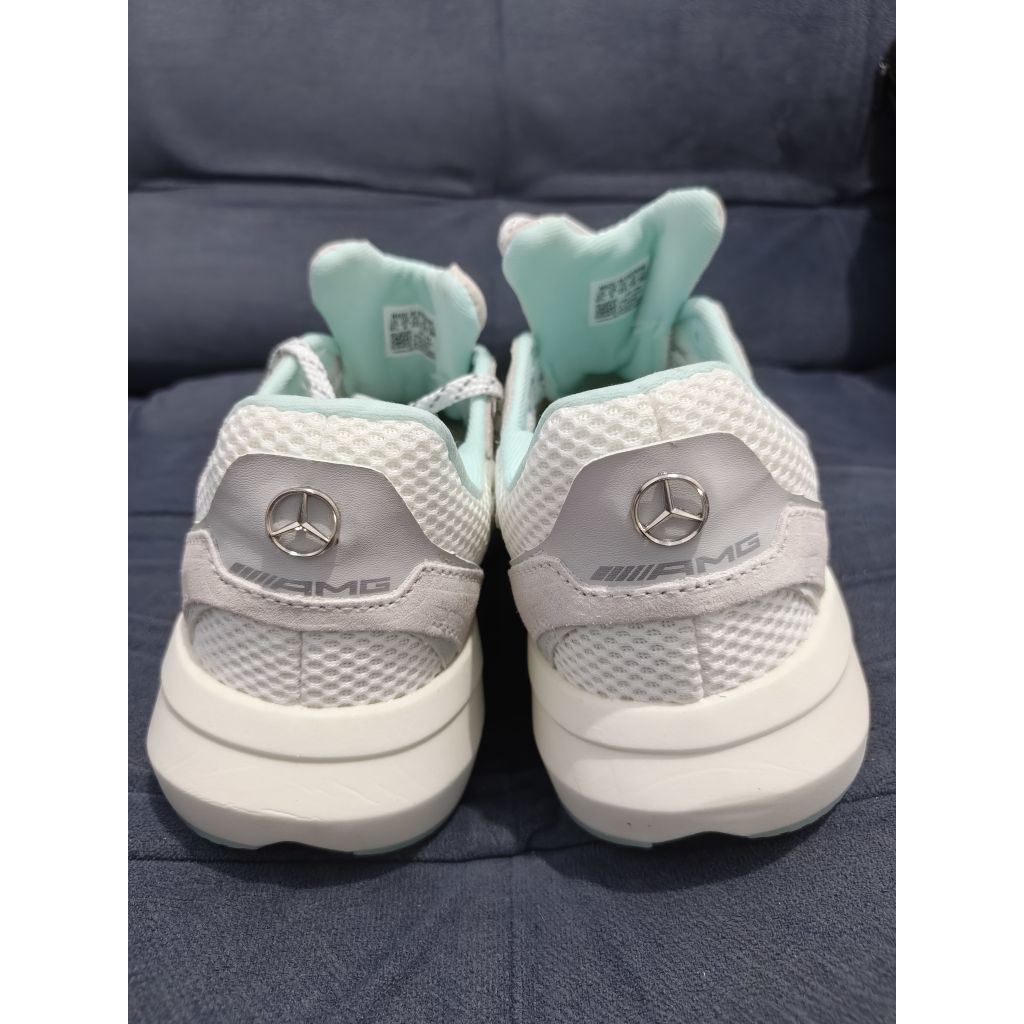 Addas Mercedes - AMG Petronas