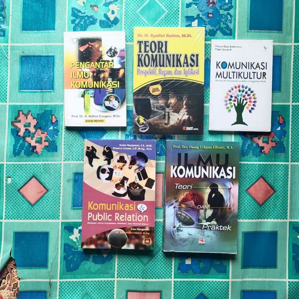 Buku Komunikasi, ILMU KOMUNIKASI Teori dan Praktek, KOMUNIKASI & PUBLIC RELATION, TEORI KOMUNIKASI, 