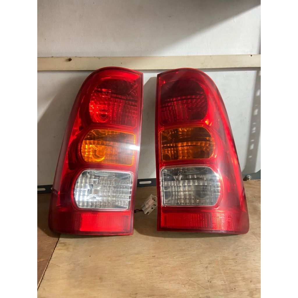 stoplamp toyota hilux old original