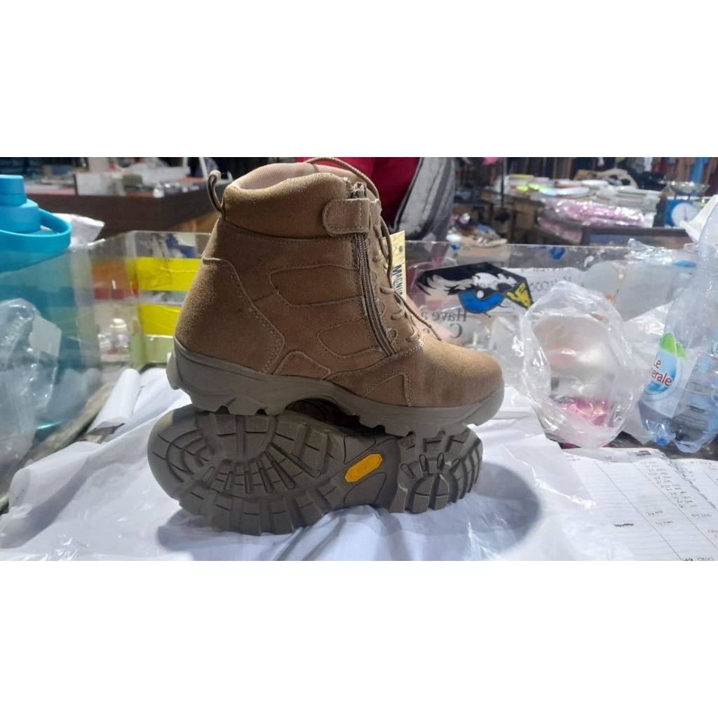 sepatu magnum ukuran 44