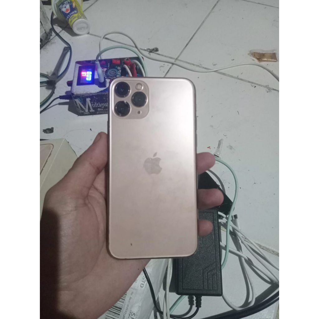 IPHONE 11 PRO Jual Keadaan Mati mesin cek PSU KOSLET Lcd belum tes gambling Yah Fisik mulus Membeli 