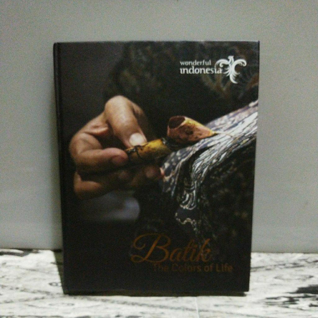 Hardcover buku BATIK INDONESIA