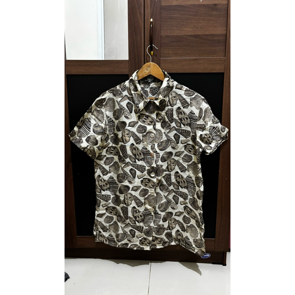 Preloved Kemeja Vintage Motif Shell