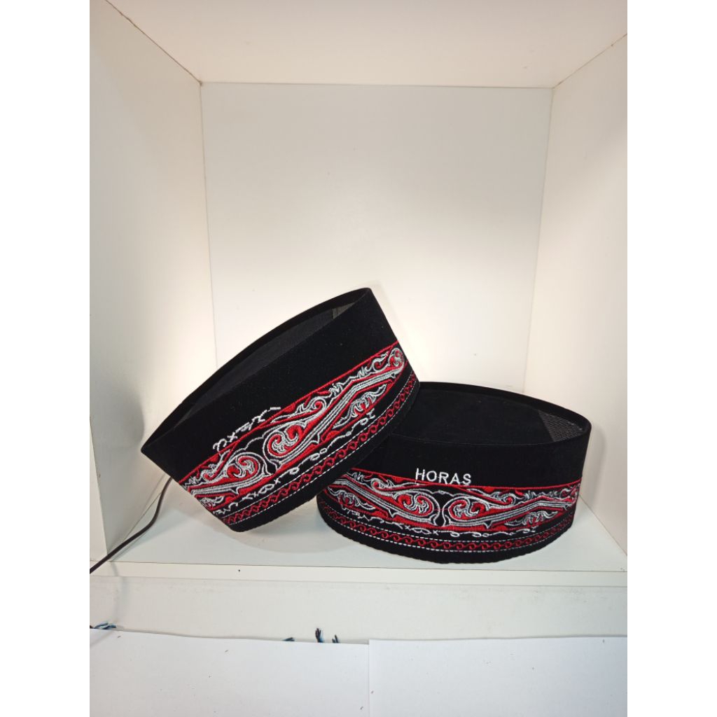 PECI SONGKOK TOPI BATIK BATAK GORGA FULL BORDIR TULISAN AKSARA BATAK dan TULISAN HORAS