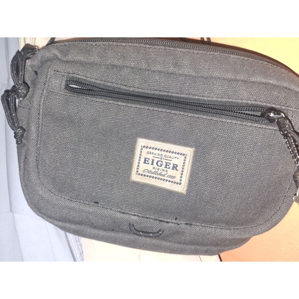 Tas Selempang Eiger