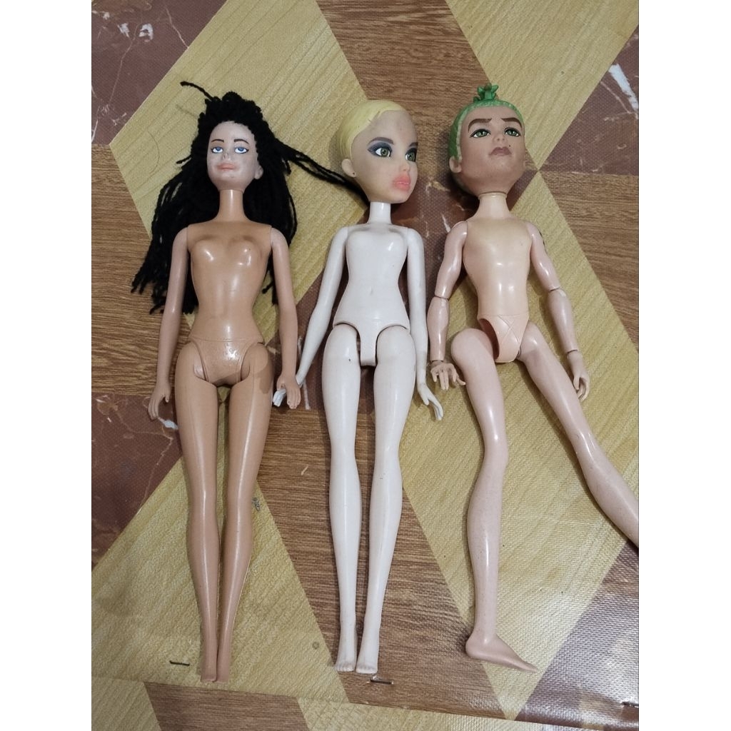 Junk Barbie Mattel dan Hasbro