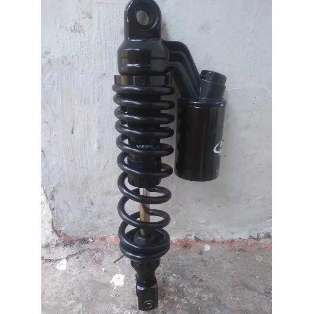 sokbreker belakang tabung variasi punya motor matic barang layak pakai