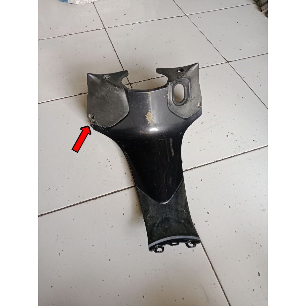 legshield tengah Supra X 125 helm in bekas original