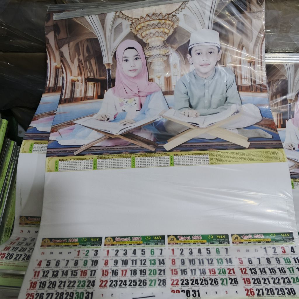 Kalender caturwulan dinding anak muslim