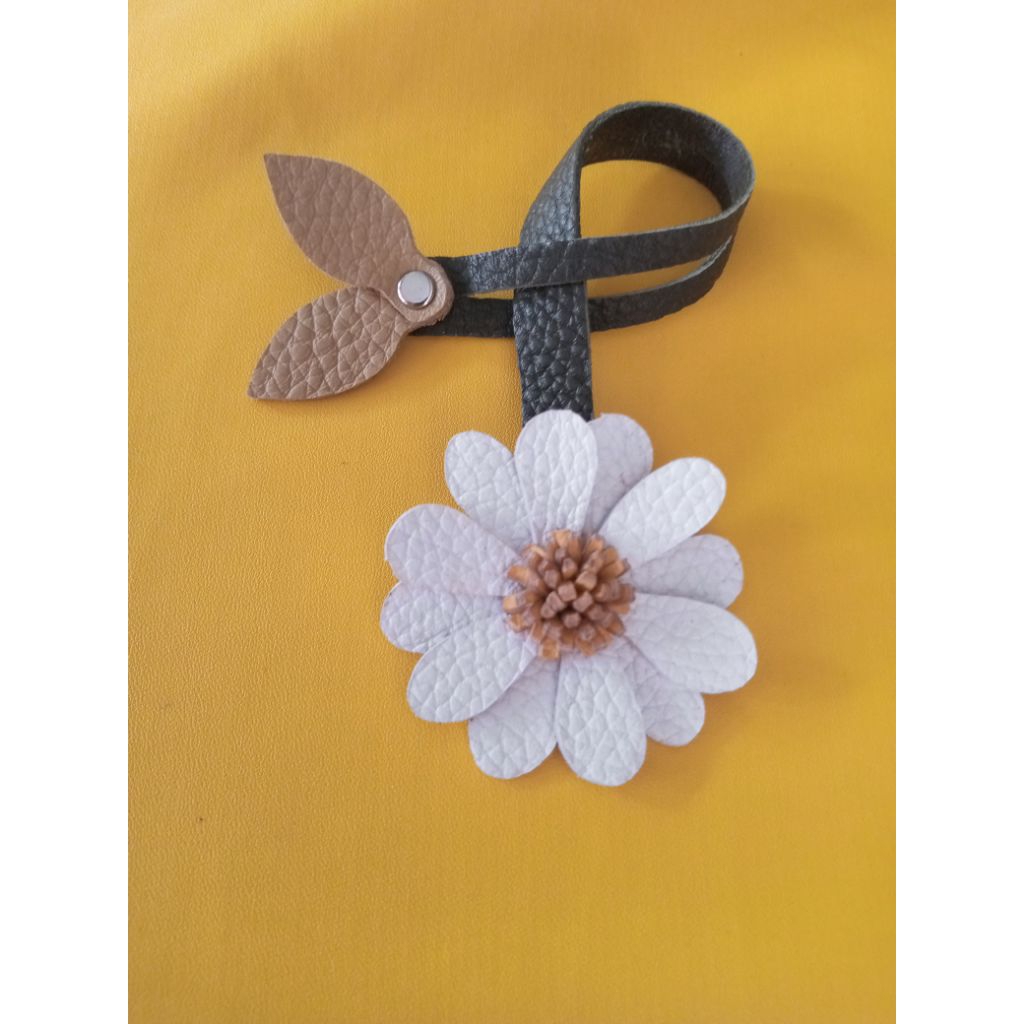 bagcharm daisy kulit asli