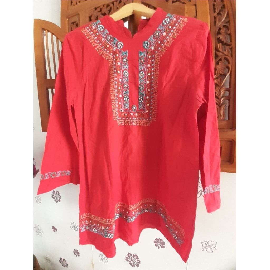 Baju Atasan Wanita Preloved Second Branded ( LD 105 P 80 )