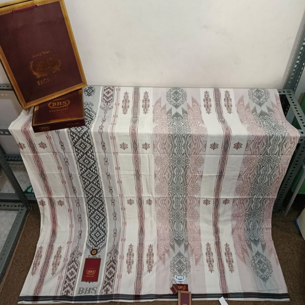 SARUNG BHS EXCELLENT JSK GOLD JAGUAR PUTIH