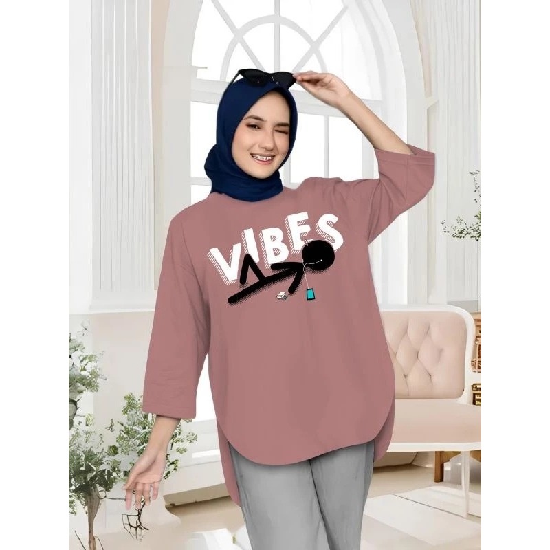Blouse Wanita Elegan Dan Modis Korean Style Vibes Blouse BO Bahan Kaos Katun Combed Aplikasi Sablon 