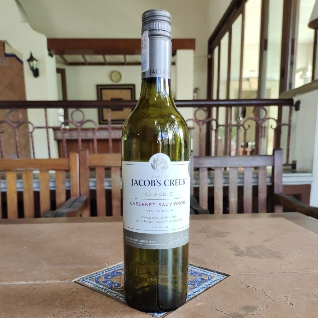 Botol bekas minuman impor