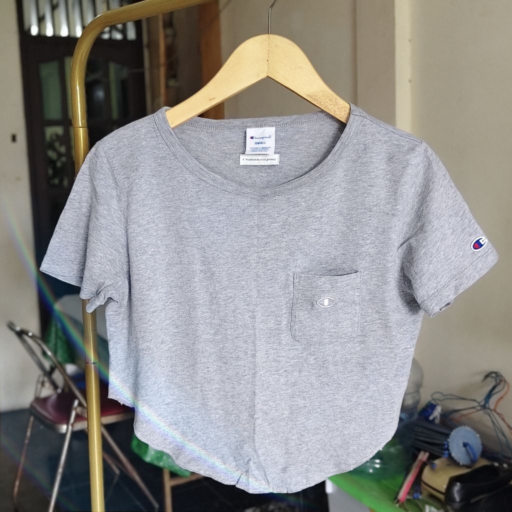 kaos champion crop top abu muda wanita