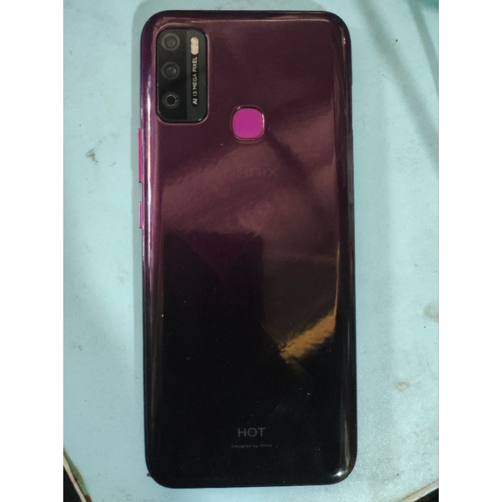 Infinix hot 9 play Ram 2/32Gb