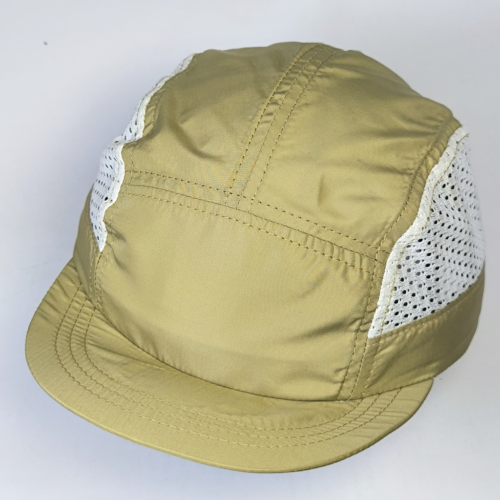 topi olahraga running 5 panel motif warna cream
