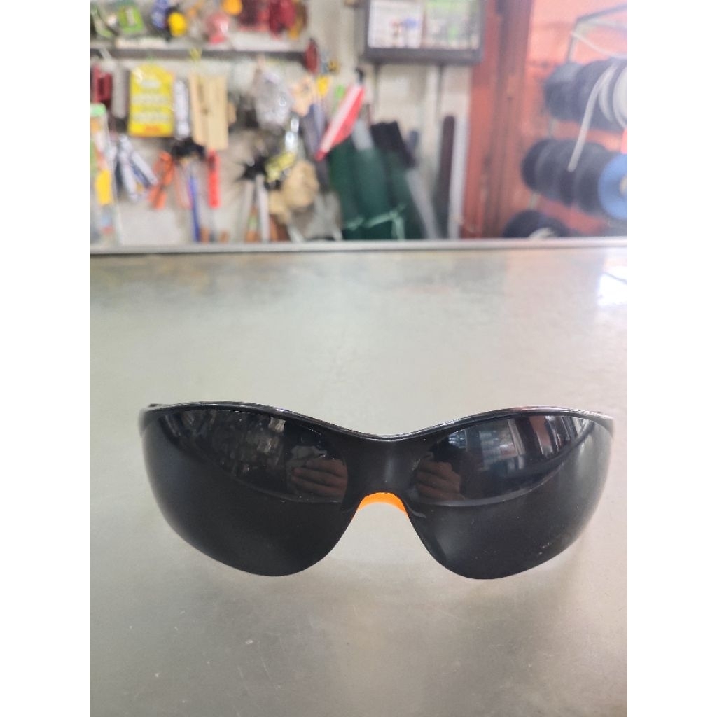 KACAMATA SAFETY/KACAMATA LAS HITAM/KACAMATA HITAM SAFETY GLASSES