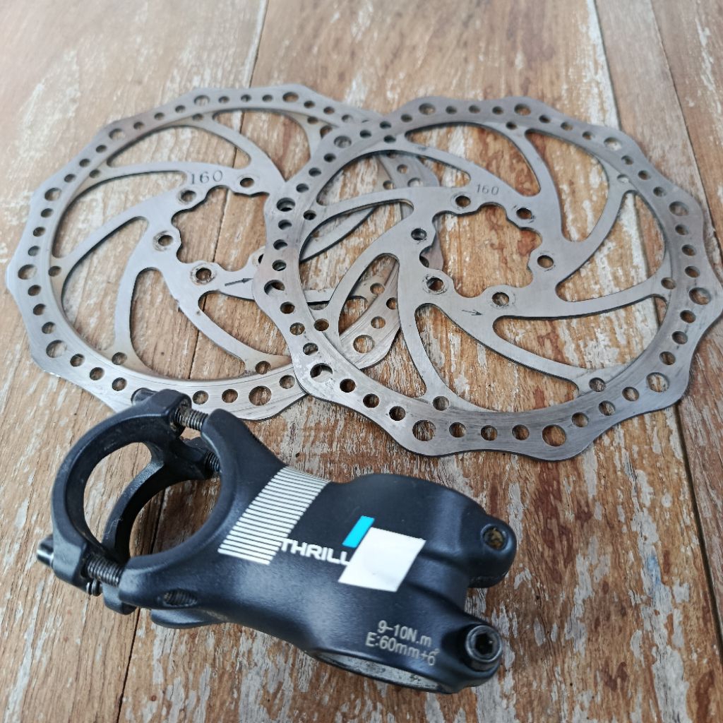 (BEKAS) BAWAAN / COPOTAN SEPEDA THRILL FERVENT 3.0 PIRINGAN CAKRAM MASIH TEBAL DAN STAM ORIGINAL