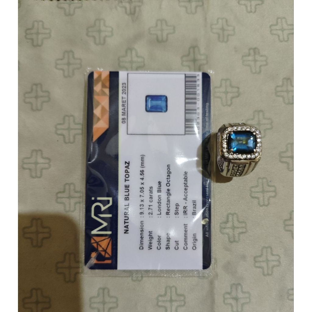 Batu Permata Natural Blue Topaz Sertifikat iketan Perak