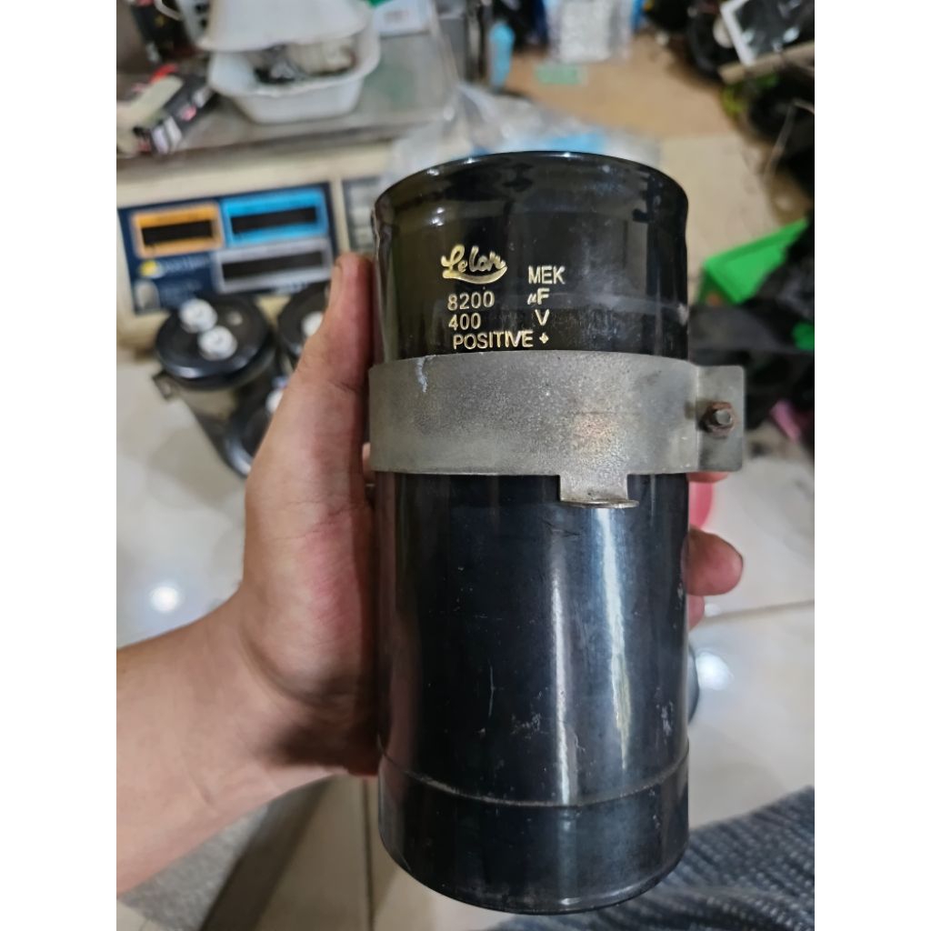 ELCO JUMBO 400V 8200UF Tinggi 15cm Diameter 7.5cm