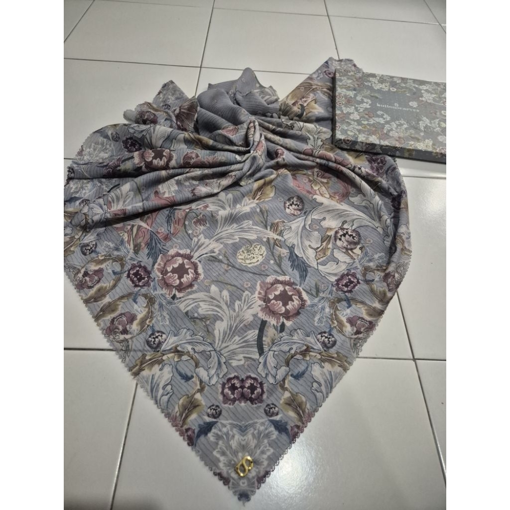 PRELOVED JILBAB BUTTONSCARVE ORI