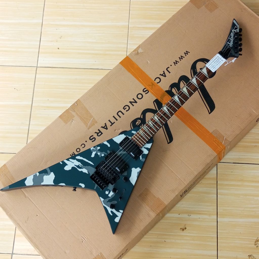 Free Packing kayu JACKSON RRX24 BLACK CAMO FLYING V