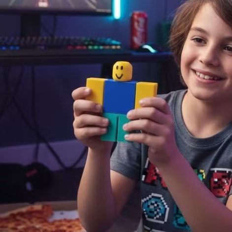 ACTION FIGURE ROBLOX NOOB ARTIKULASI