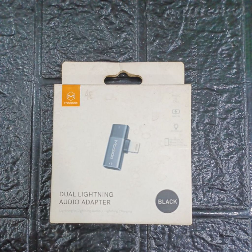 Dual lightning audio adapter Lightning To Lightning audio+Lightning Charging for iphone 11 pro dan i