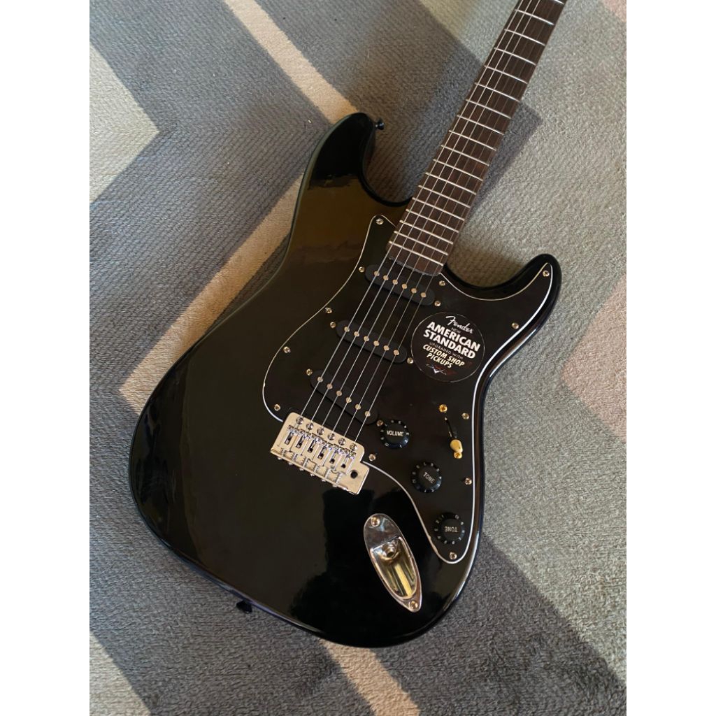 Gitar Fender Stratocaster blacktop custom