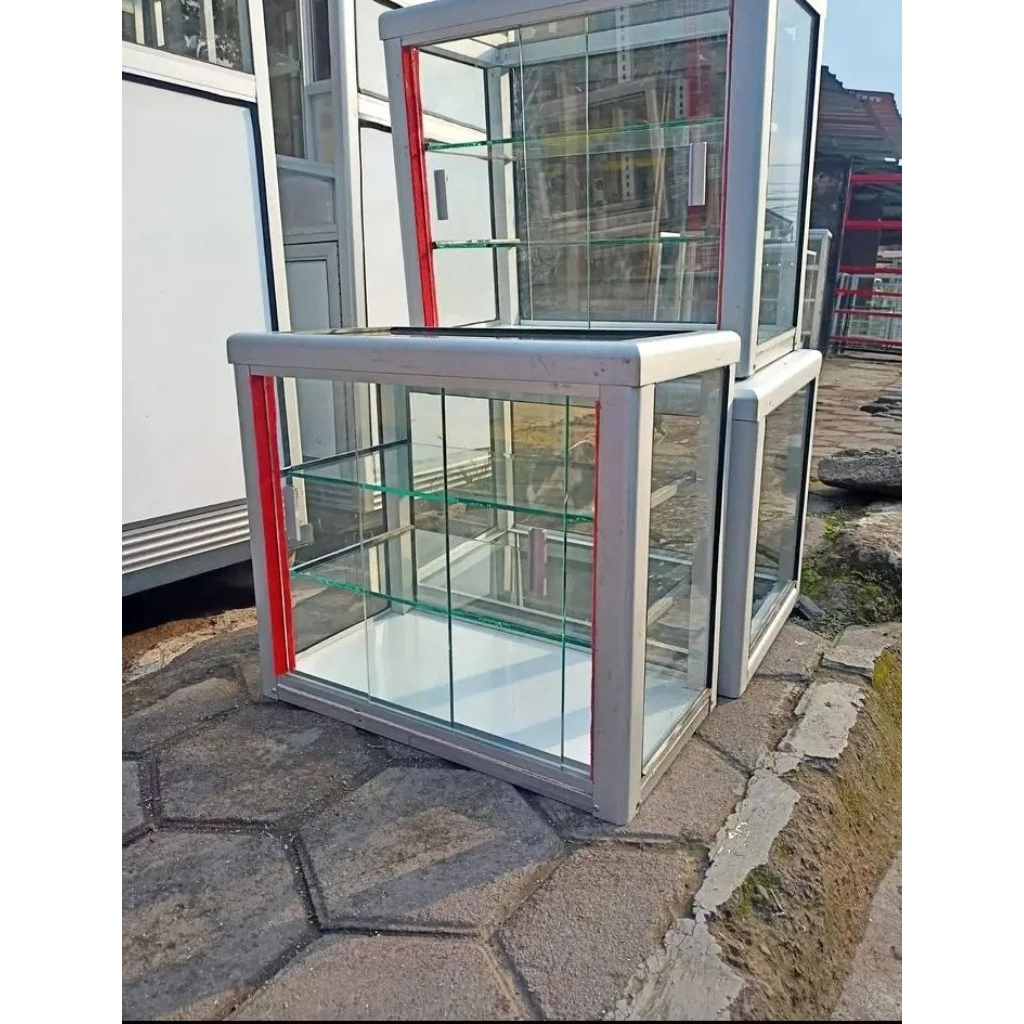 etalase kaca rak rokok