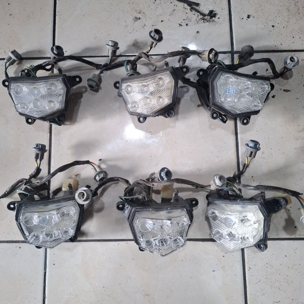 Lampu Led Stoplamp Lampu Belakang Supra X 125 Fi Injeksi KYZ K41 ( Bahan Custom ) Original