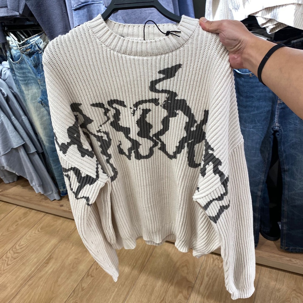 Jastipp. Sweater Knitwear Bershka (MAN)