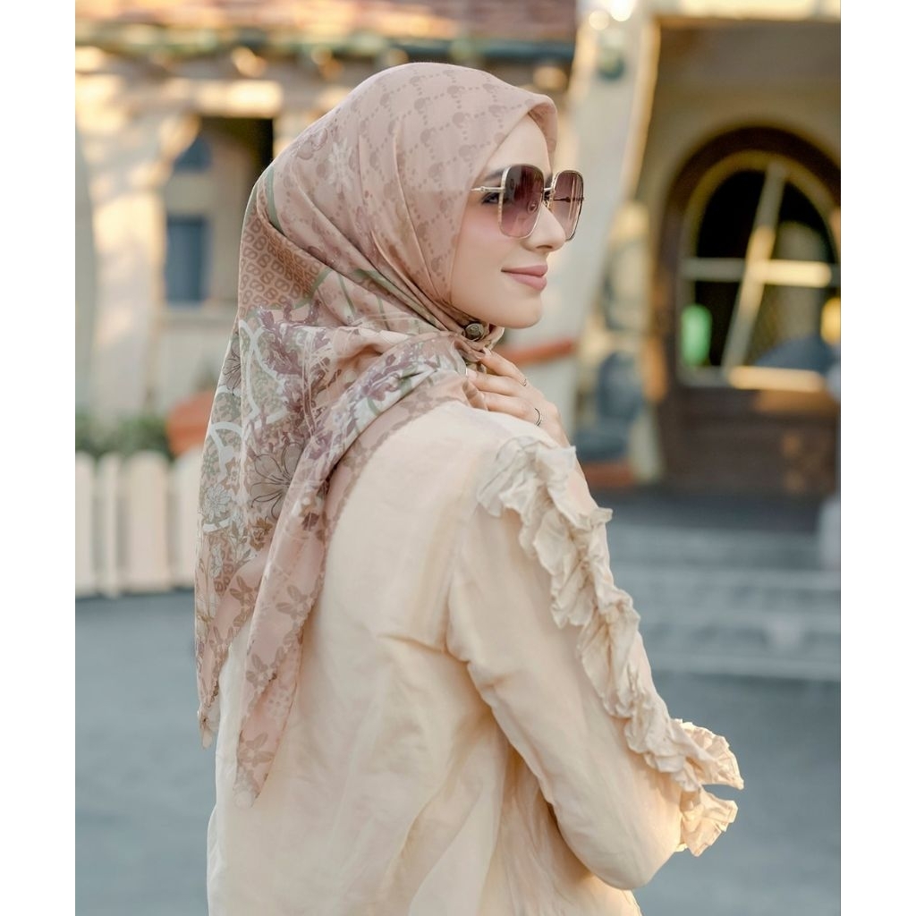 TDP The Dream Park buttonscarves New