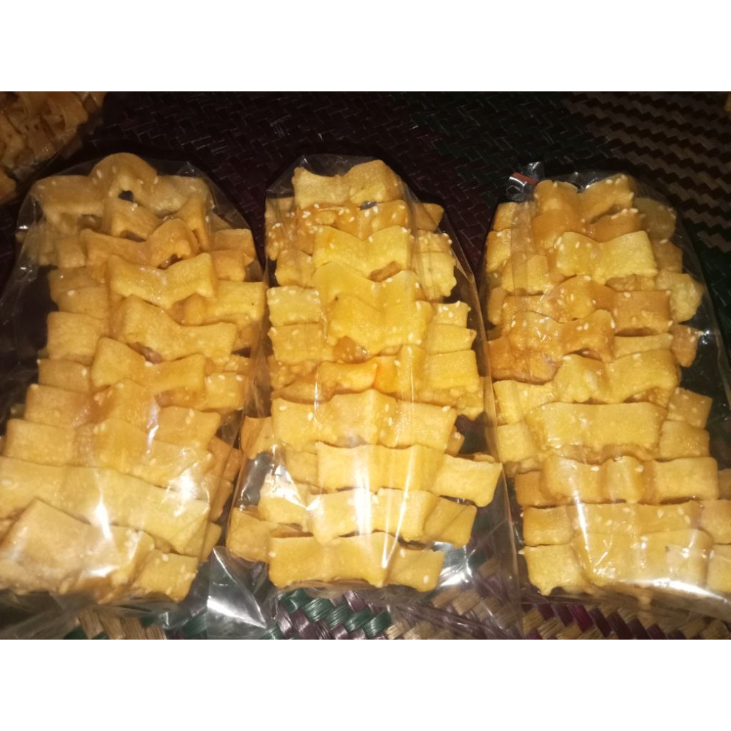 kembang goyang wijen