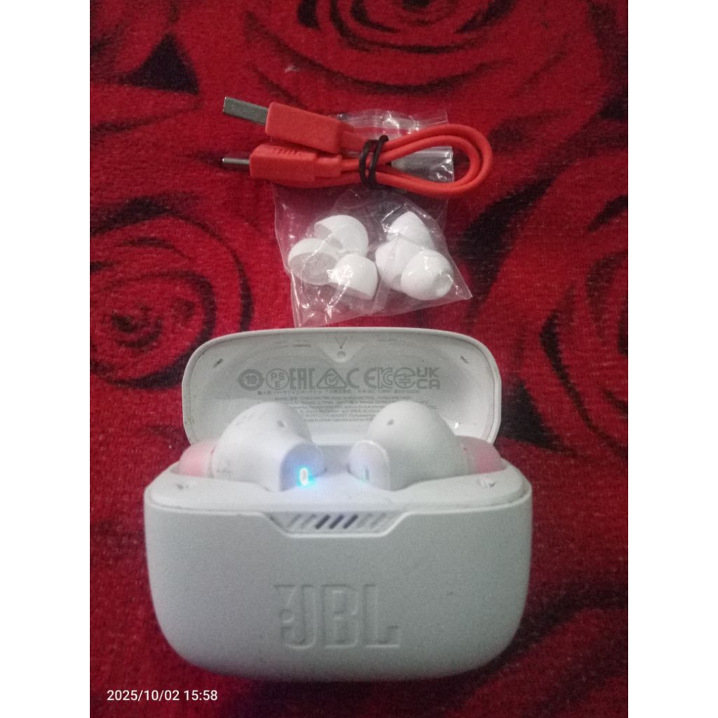 JBL TUNE 230NC