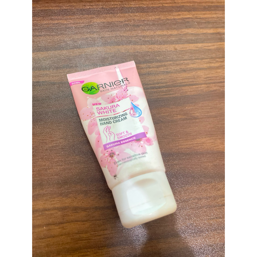 Garnier Sakura White Hand cream