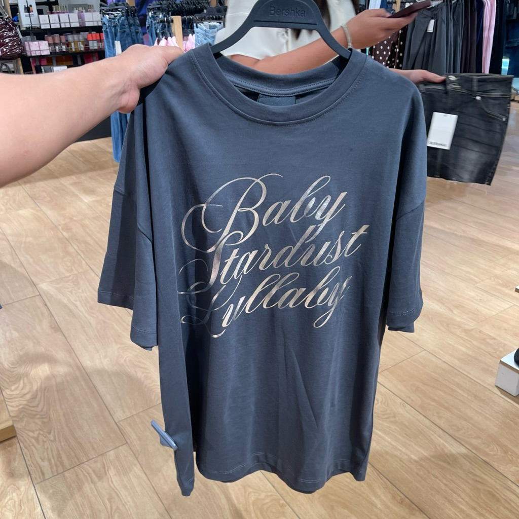 Kaus T-shirt Oversize BERSHKA Women Jastip (jasa titip)