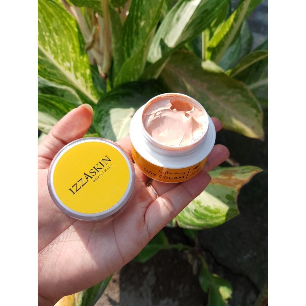 Glowing day cream izzaskin
