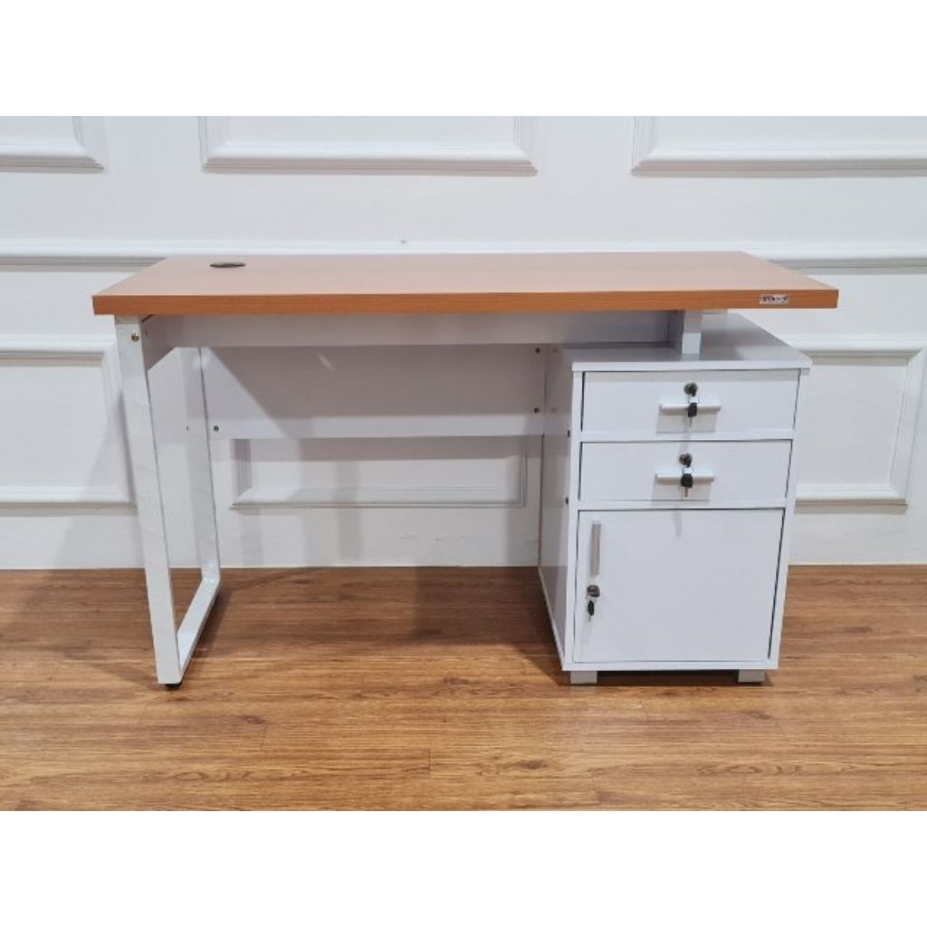 MEJA KANTOR PUTIH KERJA TULIS PUTIH MT 566 MEJA KANTOR MURAH LARIS MEJA KAKI BESI