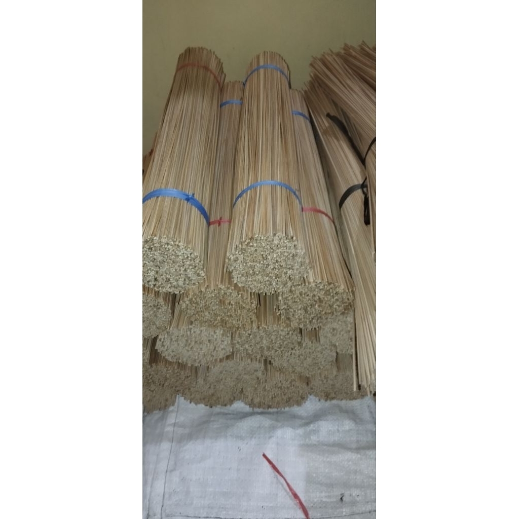 Jeruji sangkar burung dari bambu