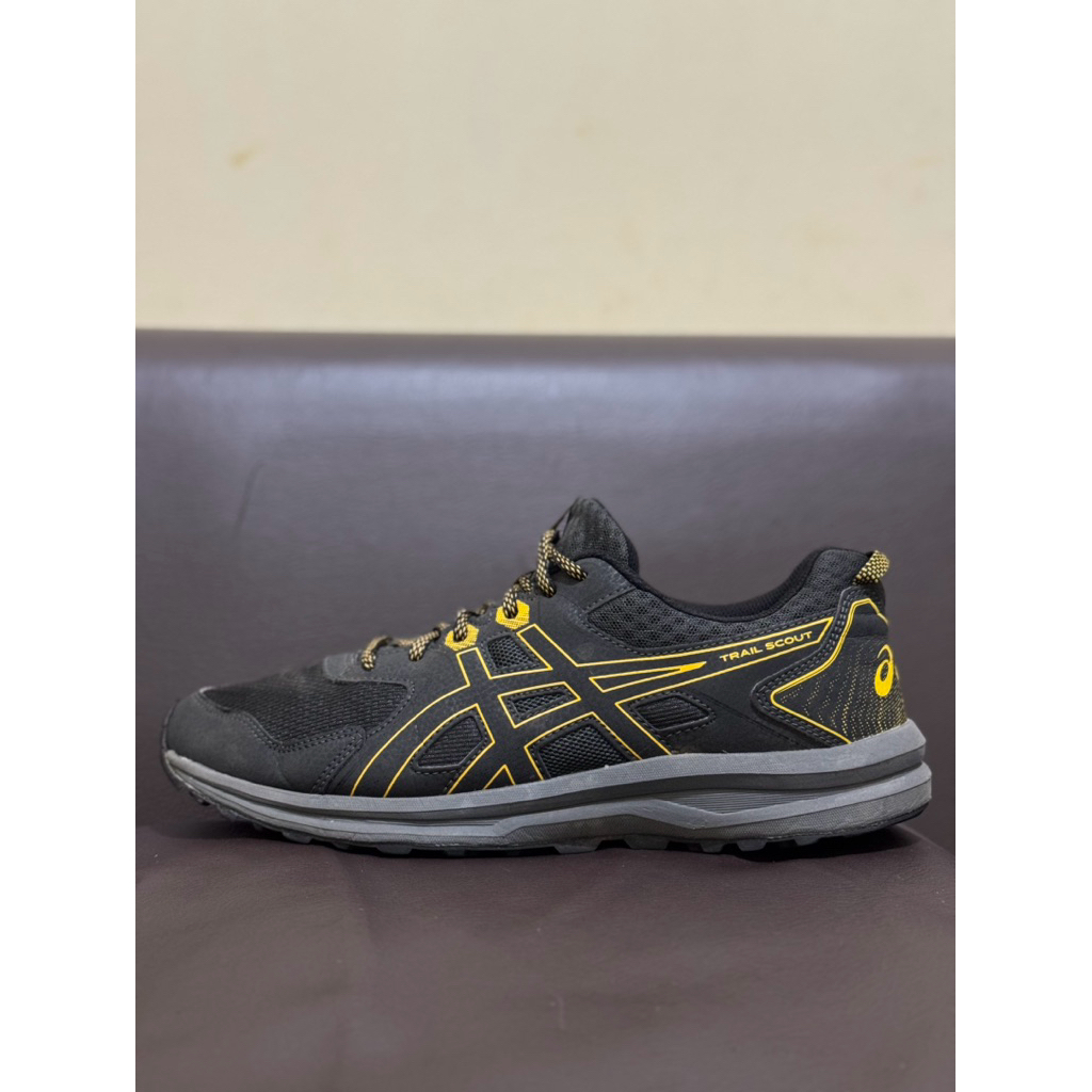 Sepatu Asics original (42.5) trail/running