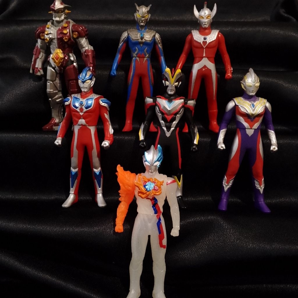 UHS Ultraman Series 500 Ultraman Trigger Victory mebius taro Zero Original BANDAI Japan version