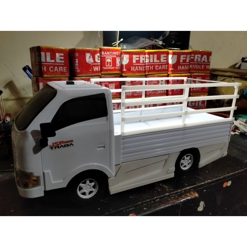 tralis bak miniatur traga plastik