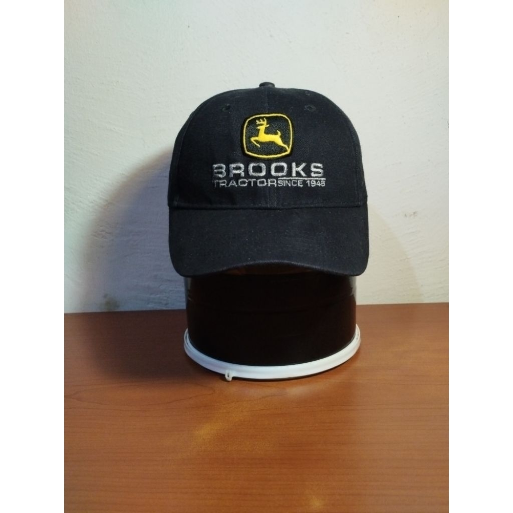 Topi Brooks Tractors John Deere Logo