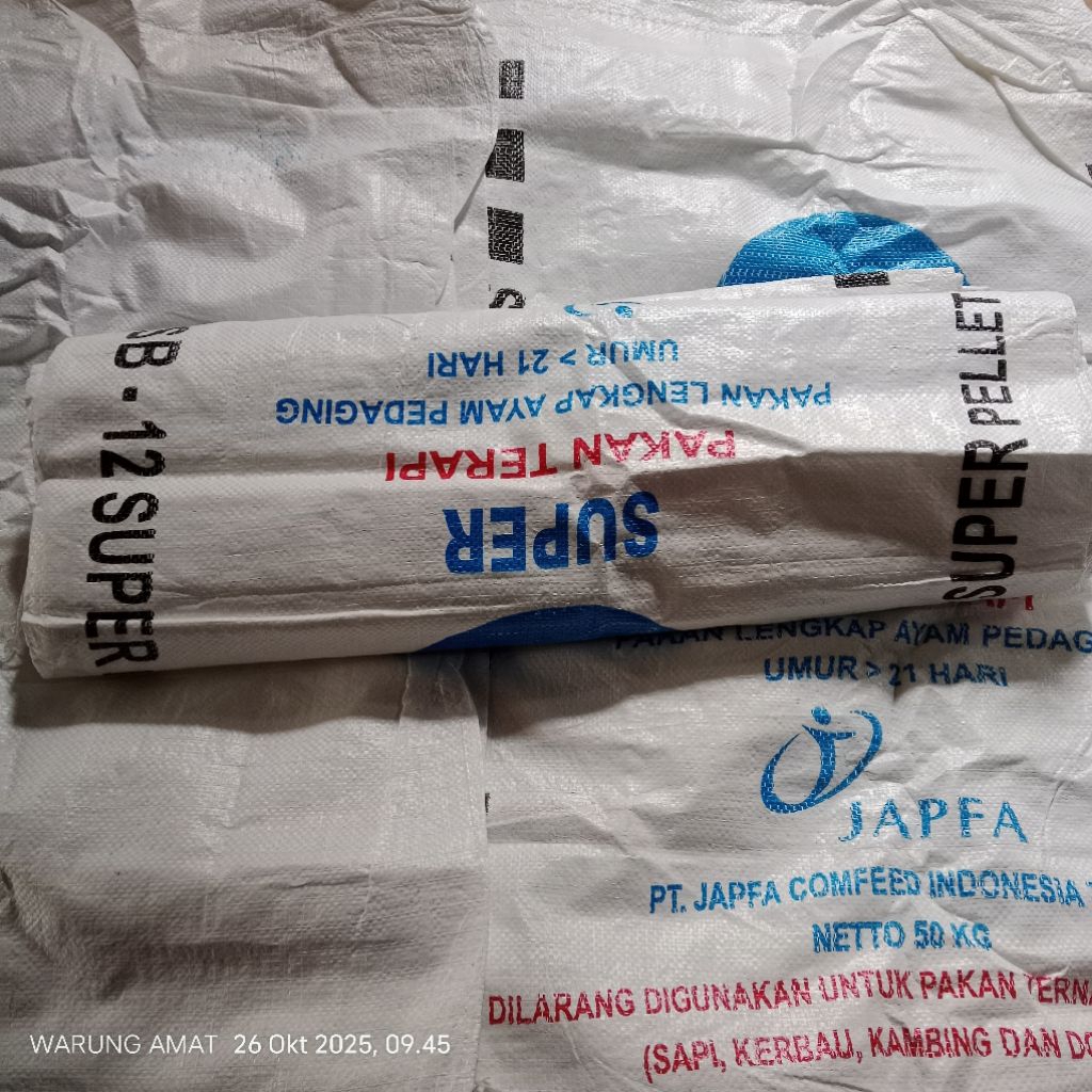 Karung plastik pakan 50kg bekas pakai