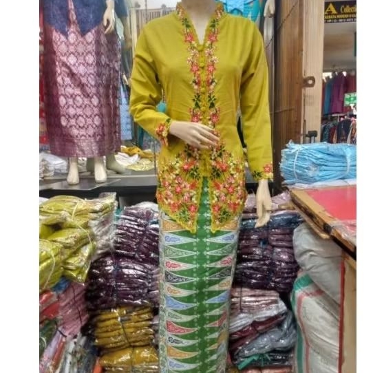 Kebaya Encim Bordir Warna Kebaya Modern Kebaya Tradisional Kebaya Cantik Kebaya Anggun Kebaya Indah 
