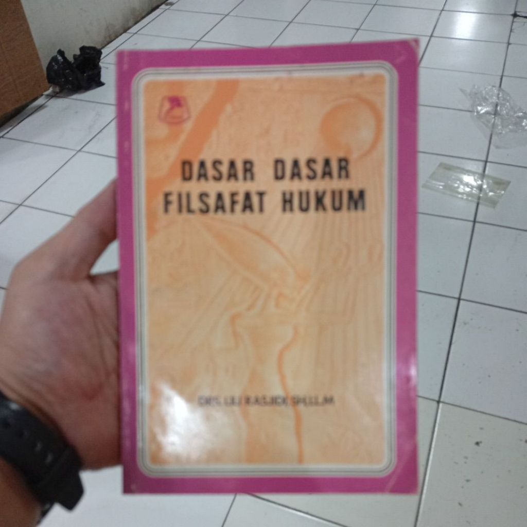 Dasar Dasar Filsafat Hukum-Drs Lili Rasjidi Sh